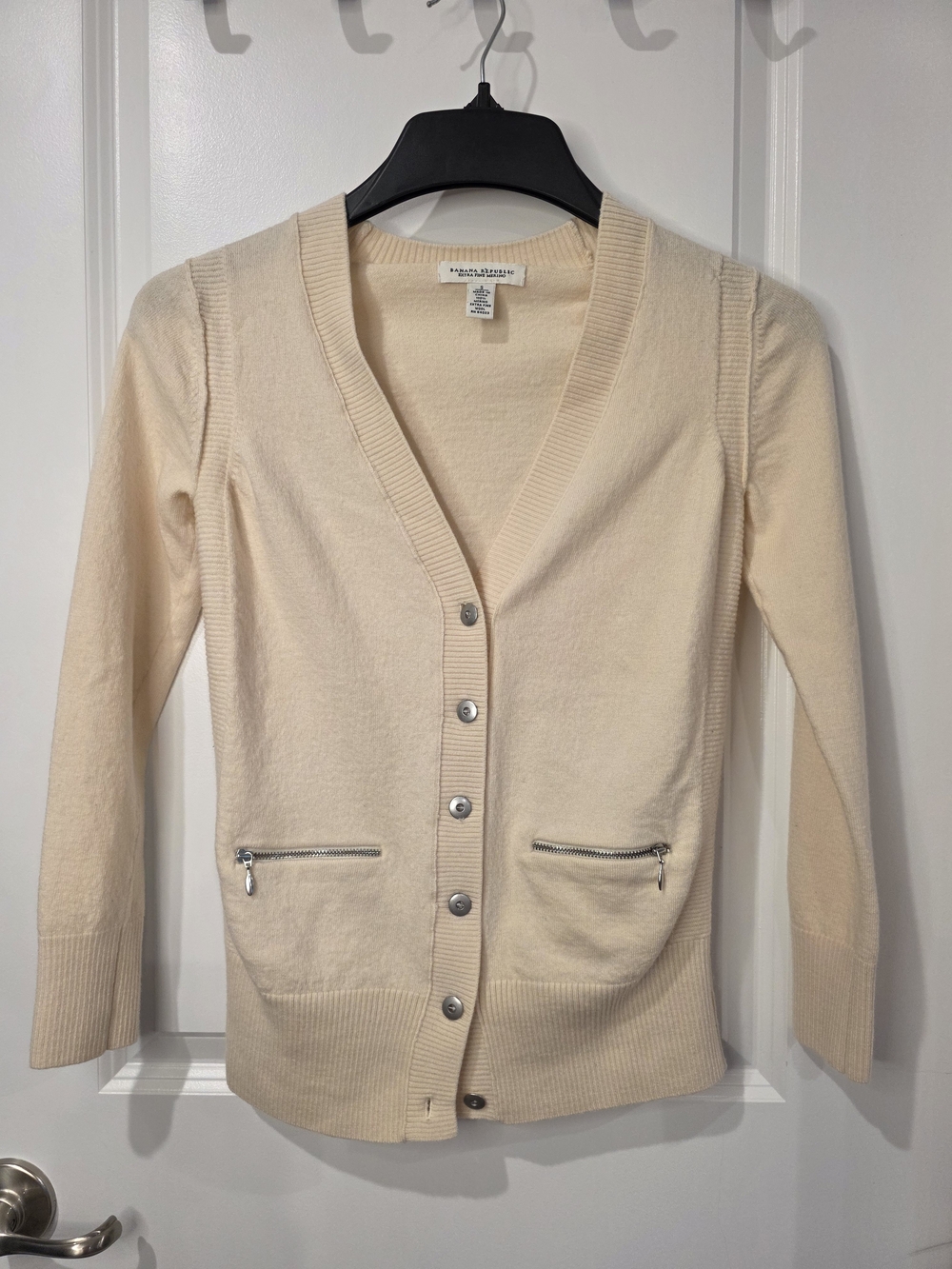 Banana Republic 100% Merino Wool V-neck Cardigan Sweater